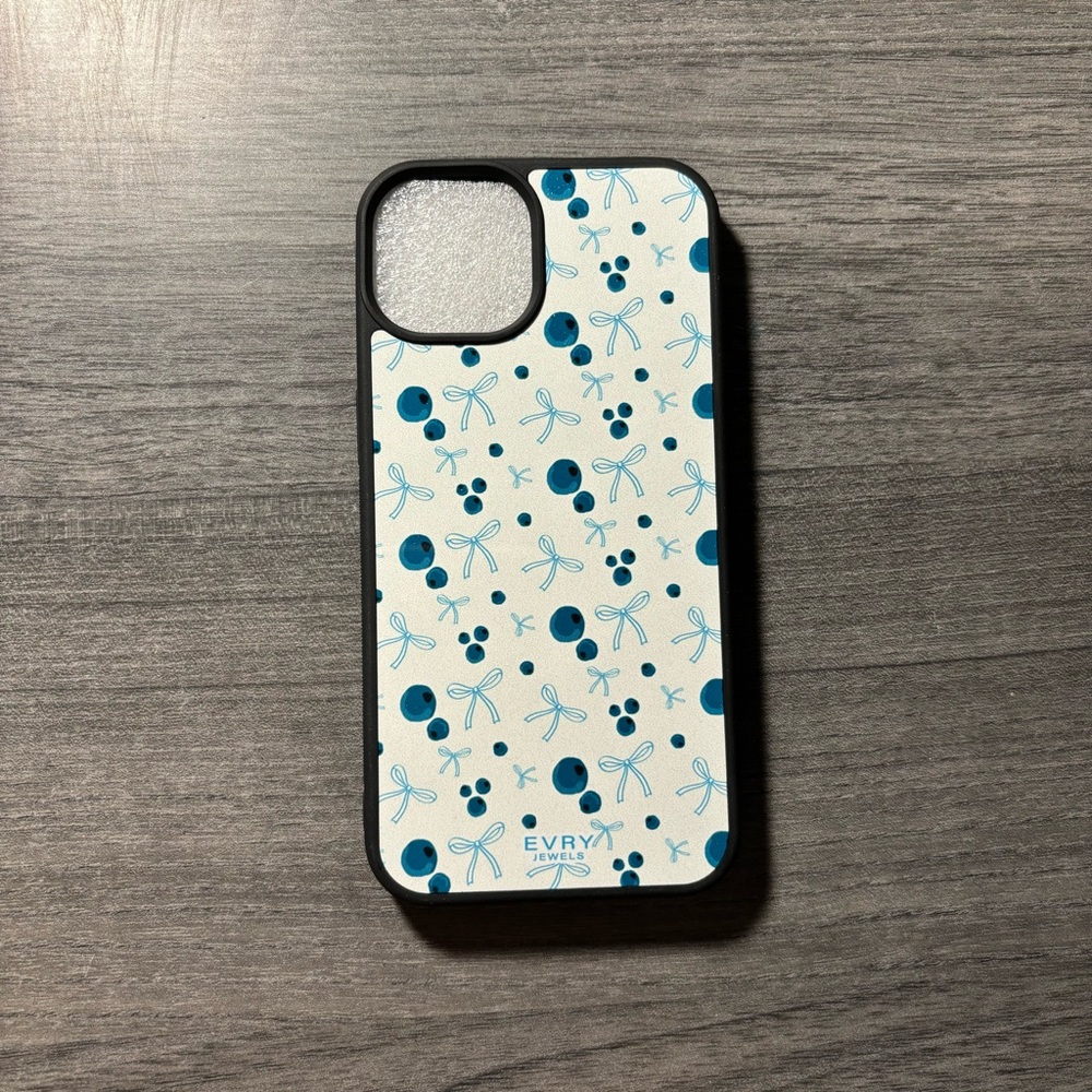🫐EVRY Jewels blueberries and bows IPhone 13 case